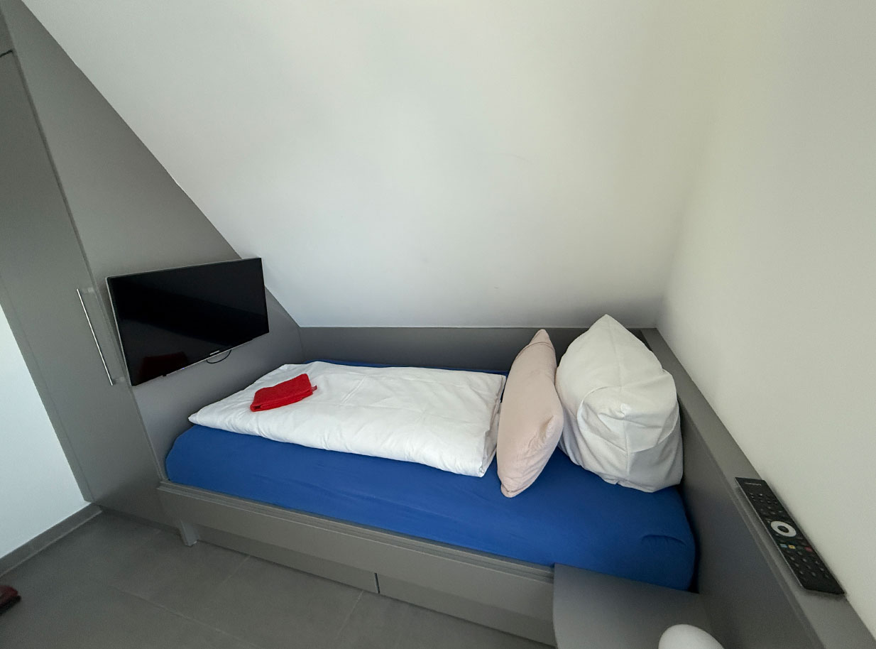 Schlafzimmer 2